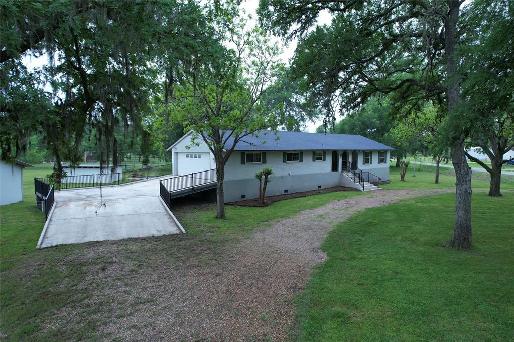 36731 Ranchero Road, Simonton, Texas image 2