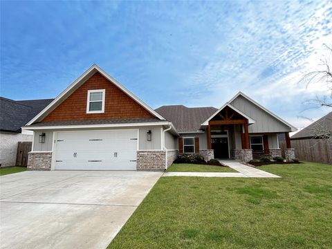 A home in Angleton