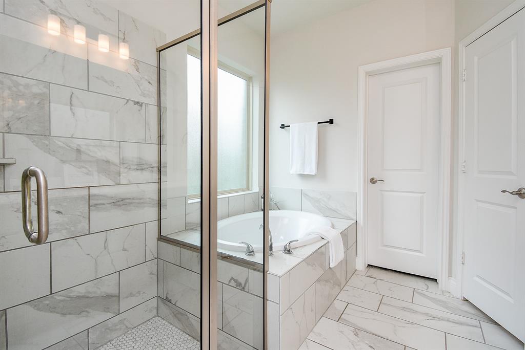 2804 Sable Creek Lane, Pearland, Texas image 18