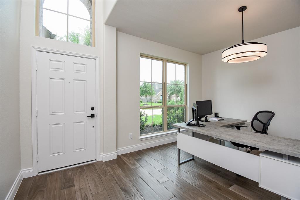 2804 Sable Creek Lane, Pearland, Texas image 3