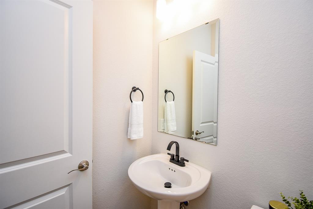 2804 Sable Creek Lane, Pearland, Texas image 6