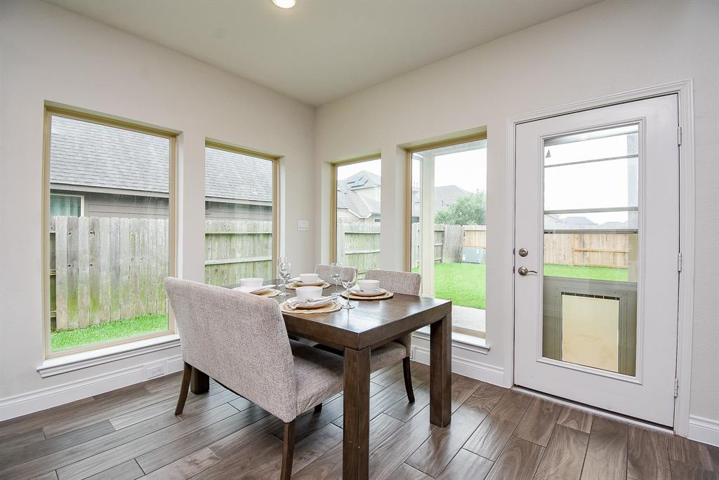 2804 Sable Creek Lane, Pearland, Texas image 11