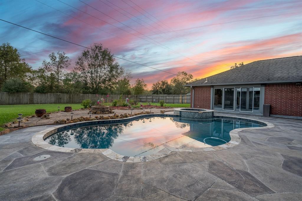 1708 Country Club Drive, Friendswood, Texas image 3