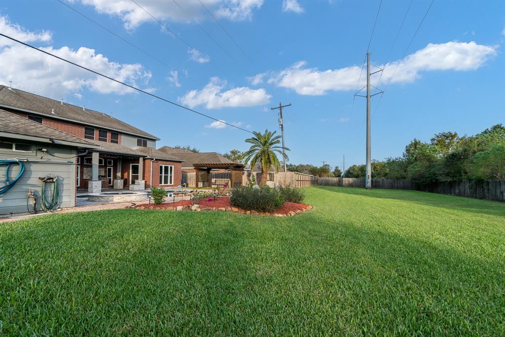 1708 Country Club Drive, Friendswood, Texas image 39