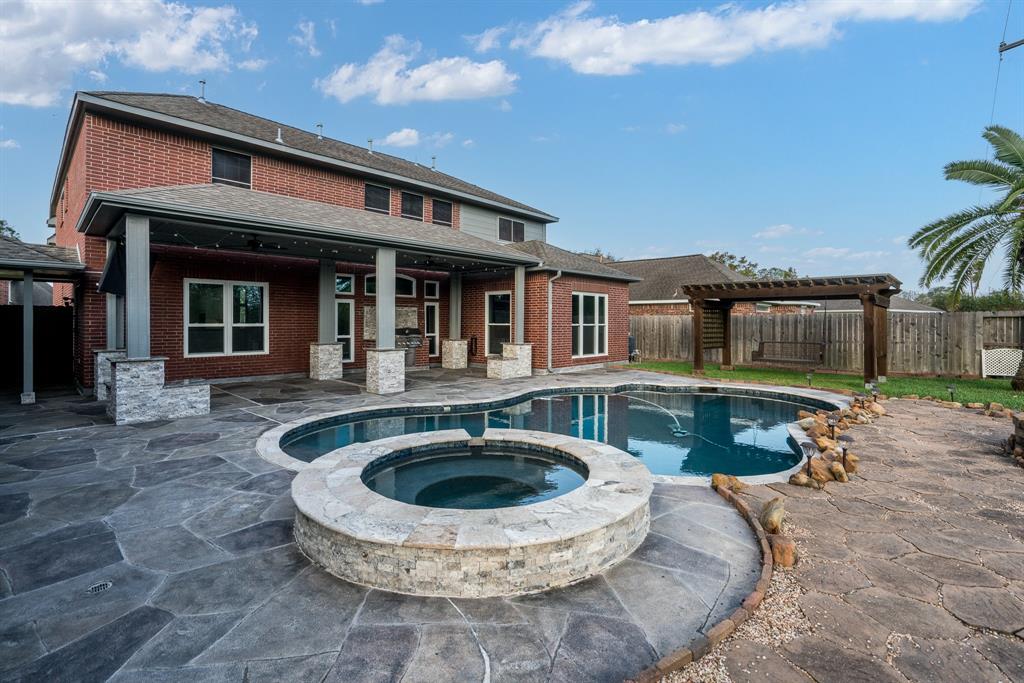1708 Country Club Drive, Friendswood, Texas image 35