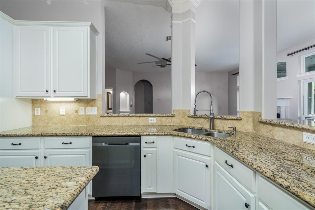 1708 Country Club Drive, Friendswood, Texas image 7