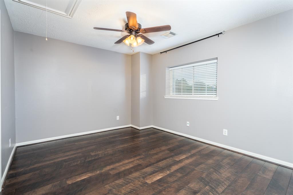 1708 Country Club Drive, Friendswood, Texas image 38