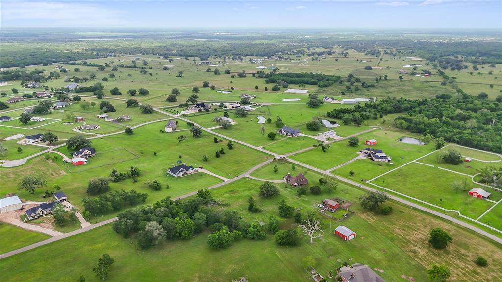 2811 Horse Trail Drive, Rosharon, Texas image 9