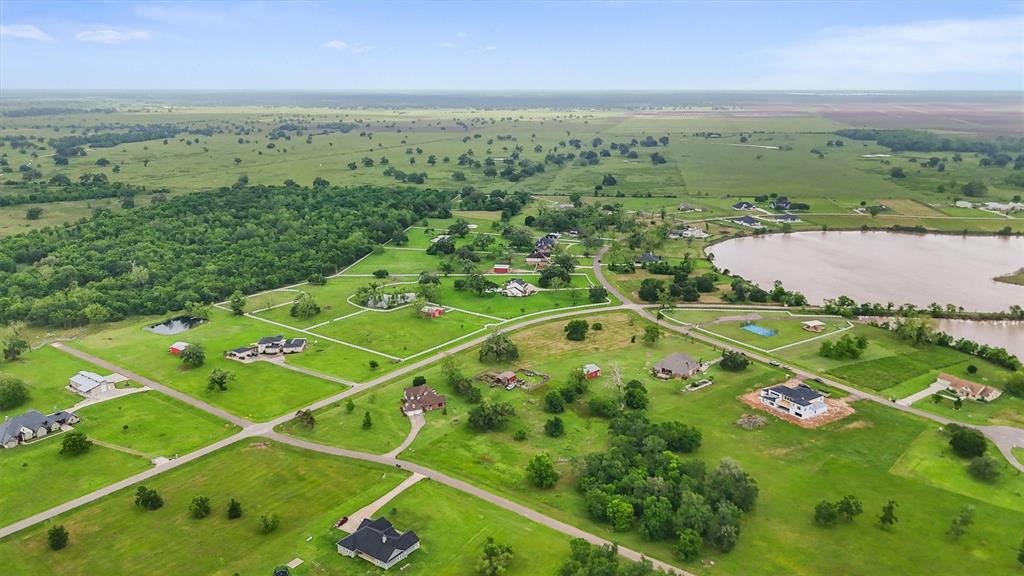 2811 Horse Trail Drive, Rosharon, Texas image 8