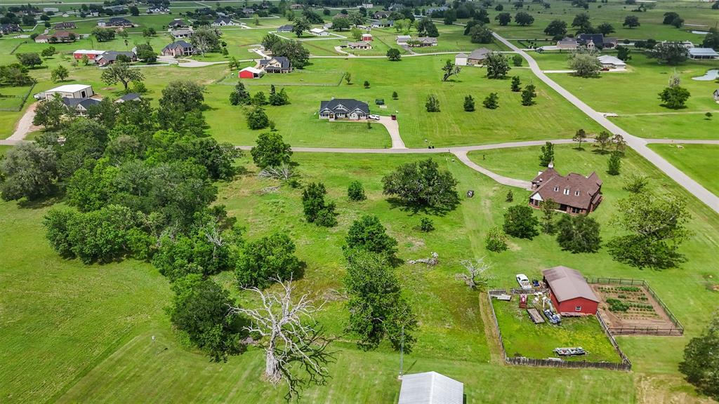 2811 Horse Trail Drive, Rosharon, Texas image 6