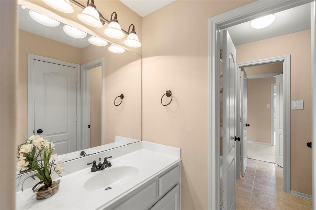 5407 Valley Country Lane, Sugar Land, Texas image 35