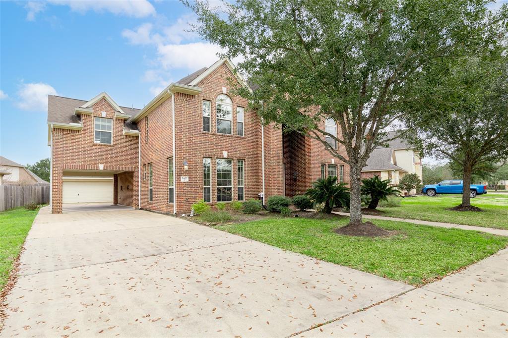 5407 Valley Country Lane, Sugar Land, Texas image 6