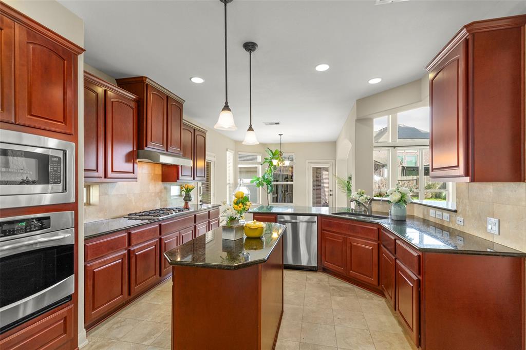 5407 Valley Country Lane, Sugar Land, Texas image 8