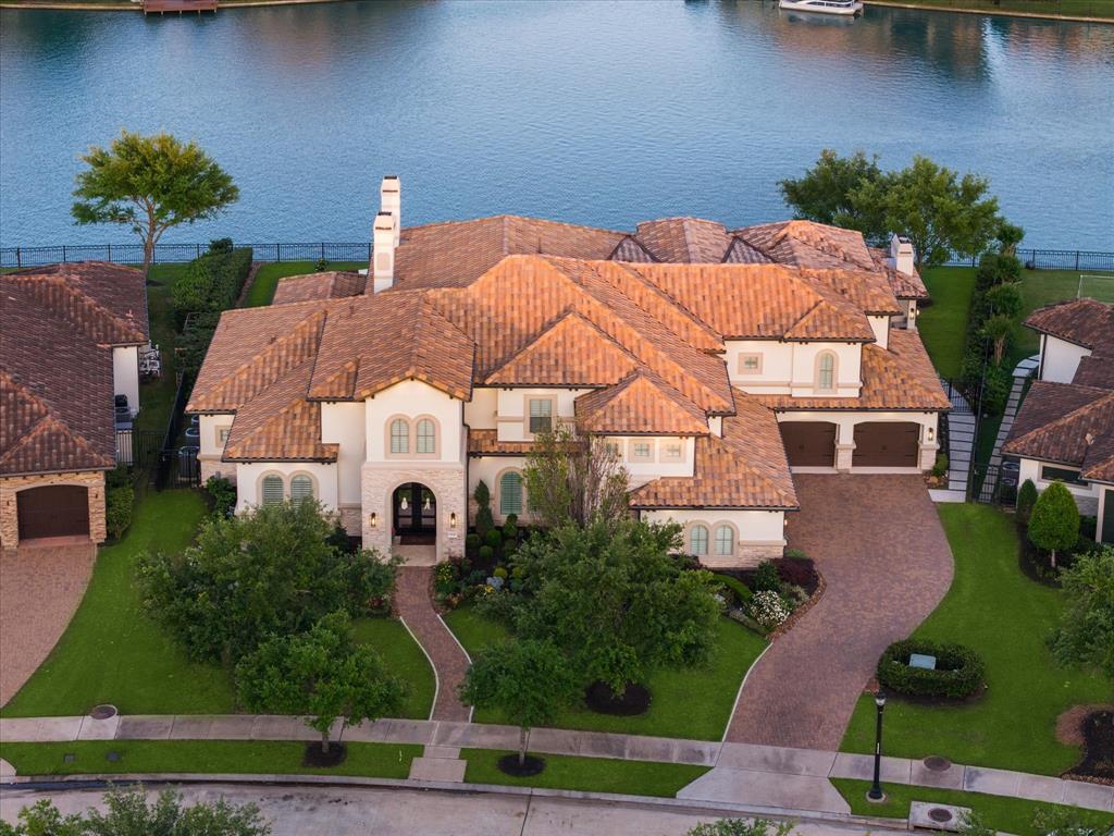 5043 Water View Bend, Sugar Land, Texas image 2