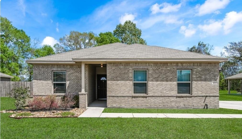 104 Tracie Drive, Dayton, Texas image 1