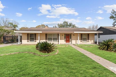 Photo of 6026 Mcknight Street, Houston, TX 77035 (MLS # 75857735)