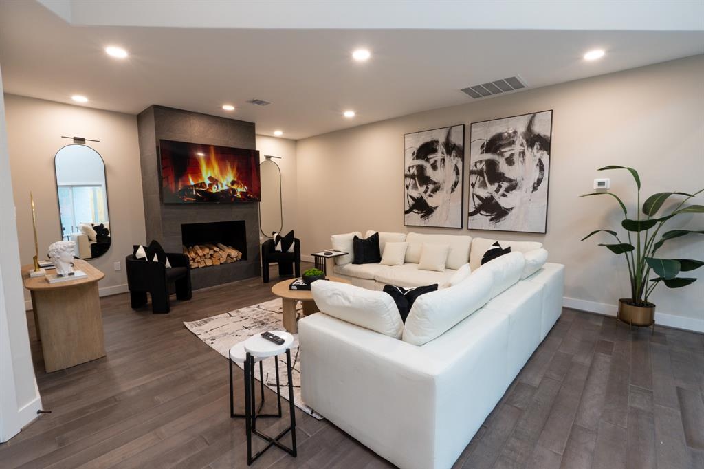 10023 Piping Rock Lane