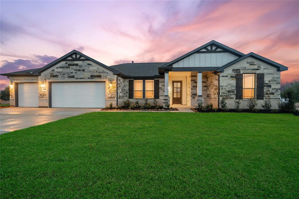 1084 Westfork Drive, Sealy, Texas image 2