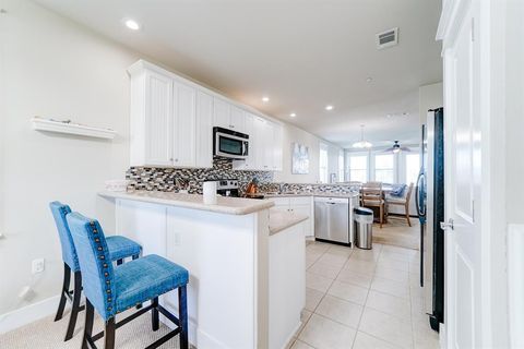 Condominium in Galveston TX 4131 Pointe West Drive 15.jpg