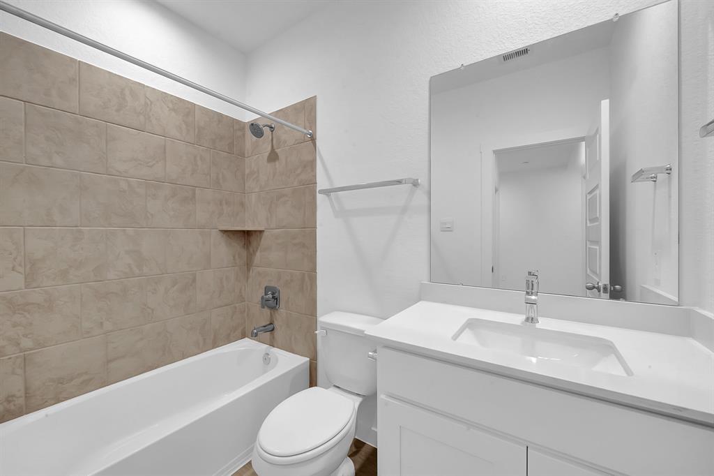 30510 White Cliff Court, Fulshear, Texas image 6