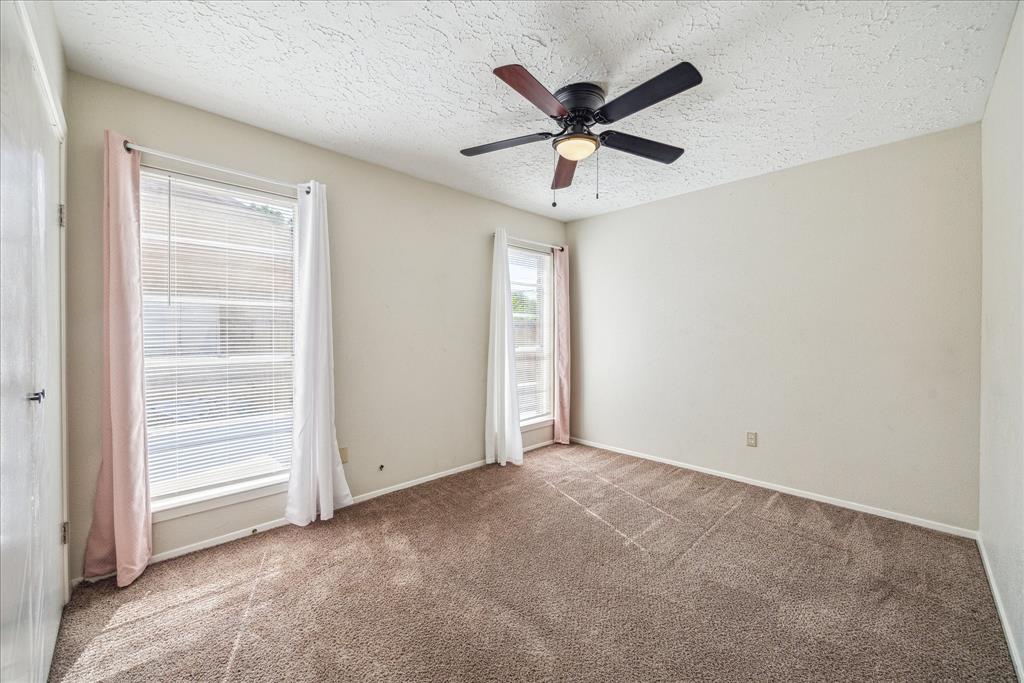 19535 Lazy Valley Drive, Katy, Texas image 9
