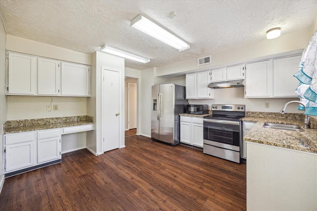 19535 Lazy Valley Drive, Katy, Texas image 4