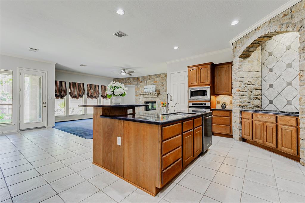 22110 Stone Cross Court, Katy, Texas image 13