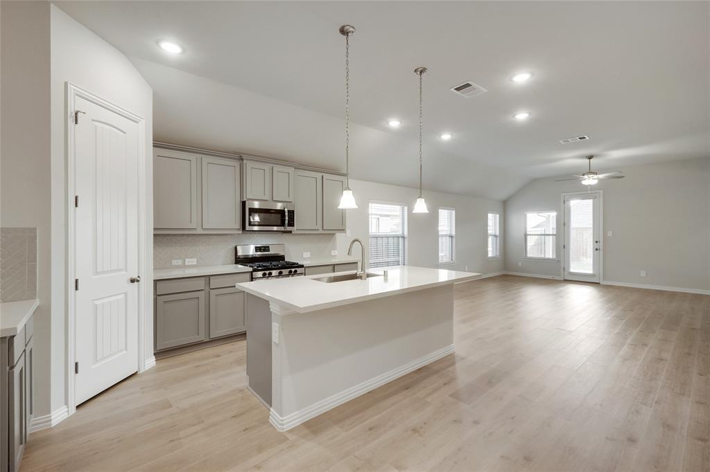 6321 Promenade Drive, College Station, Texas image 3