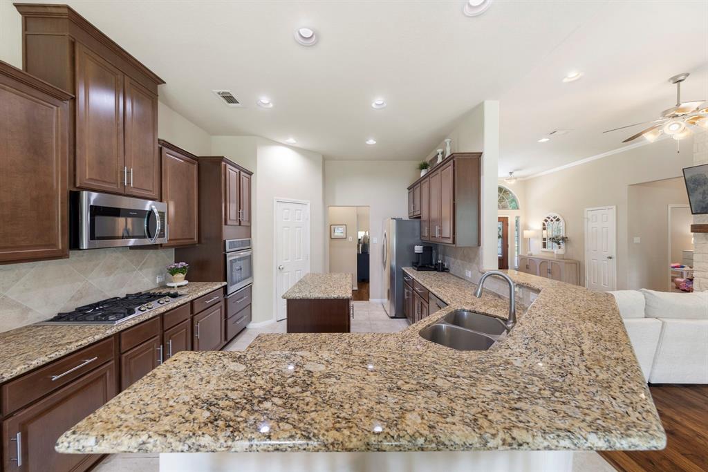 813 Woodland Court, Conroe, Texas image 13
