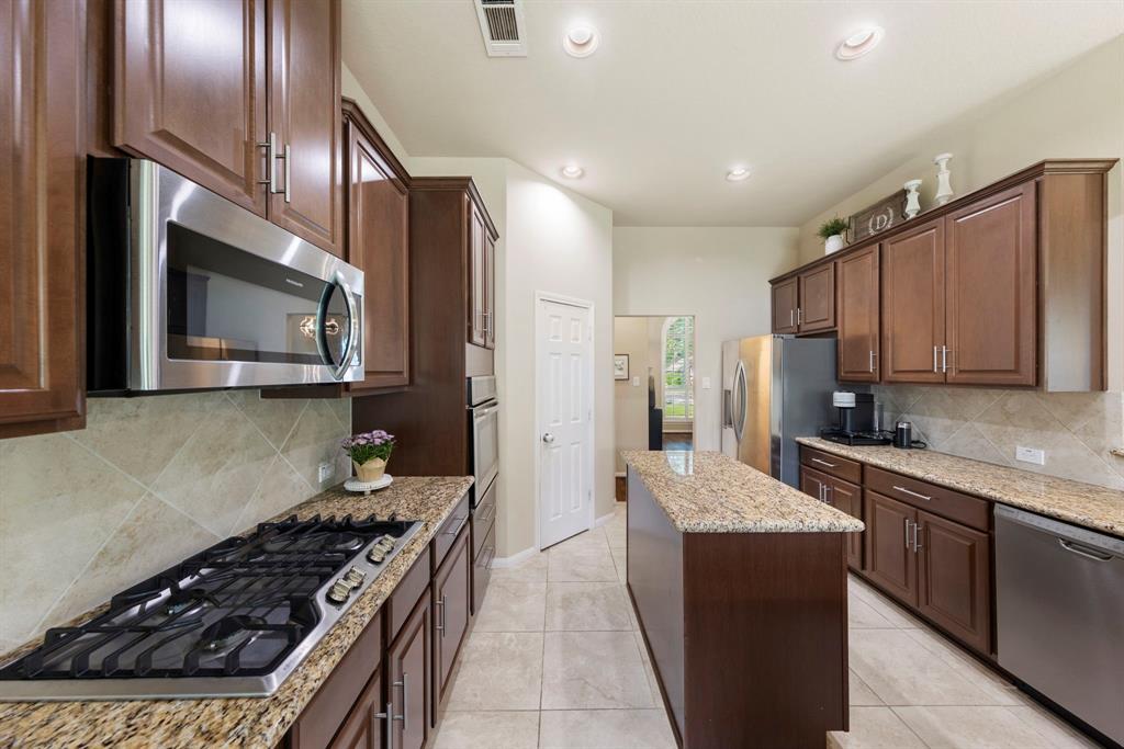 813 Woodland Court, Conroe, Texas image 15