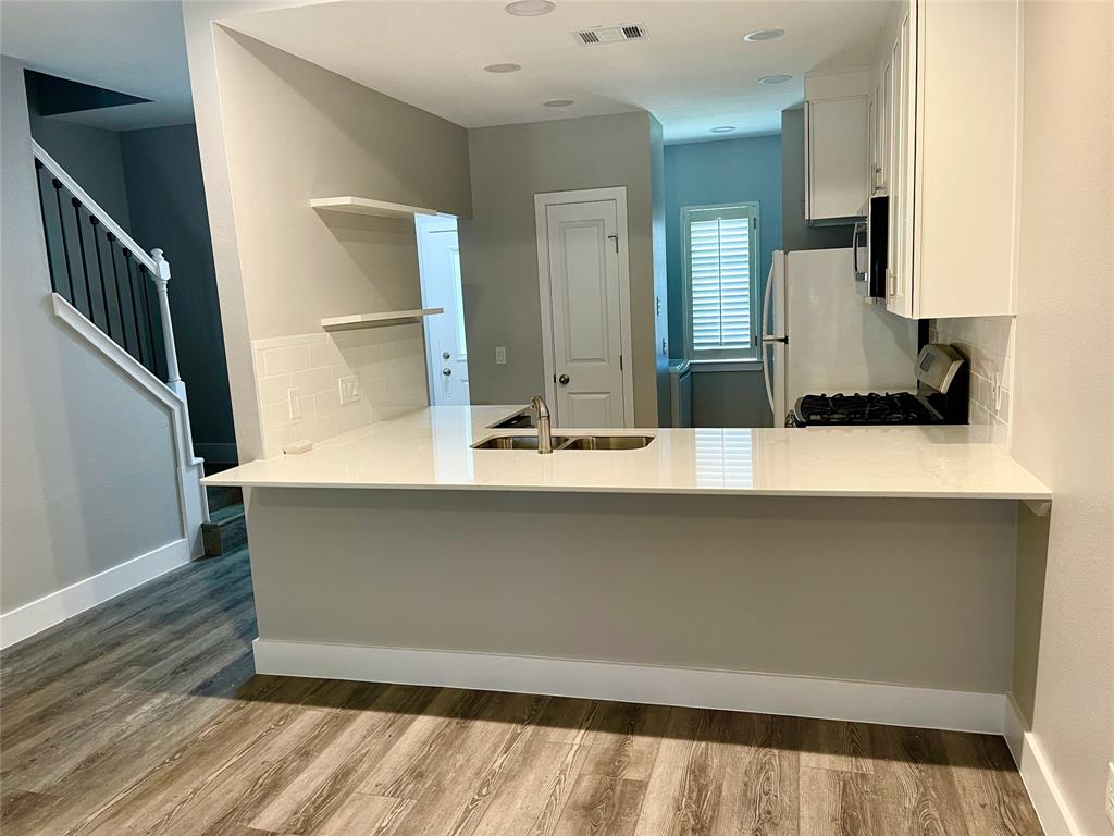 2930 Grants Lake Boulevard 2506