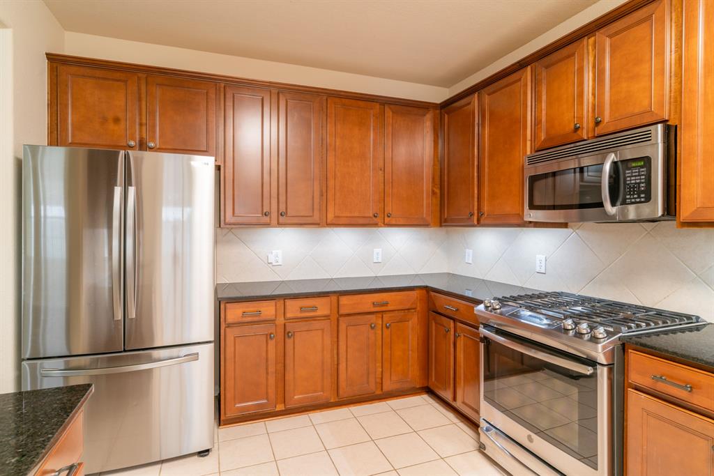 4704 High Creek Court, Alvin, Texas image 19