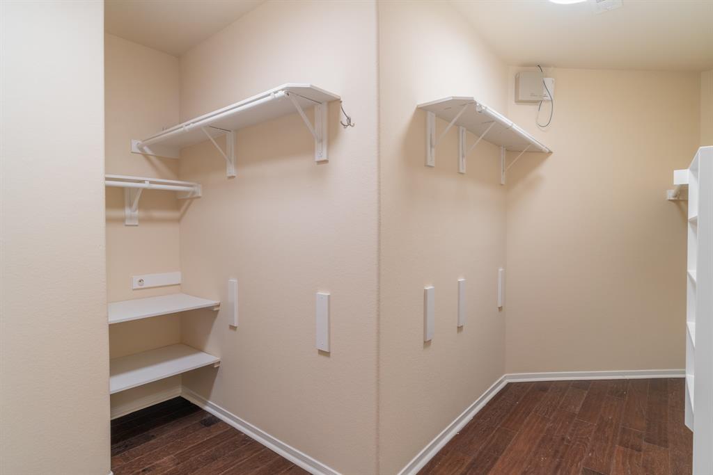 4704 High Creek Court, Alvin, Texas image 13