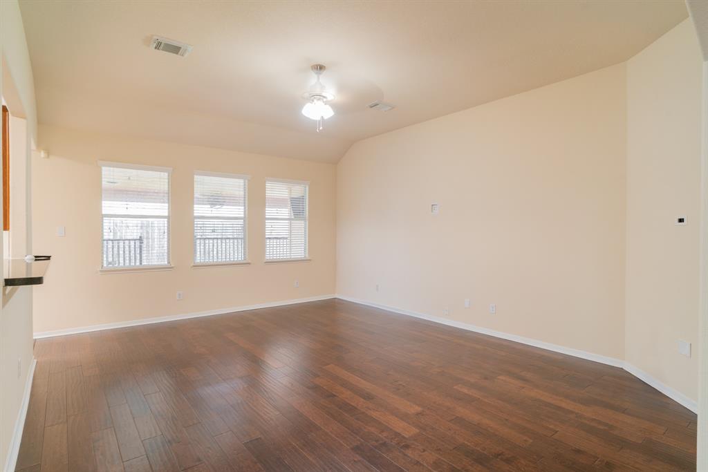 4704 High Creek Court, Alvin, Texas image 15