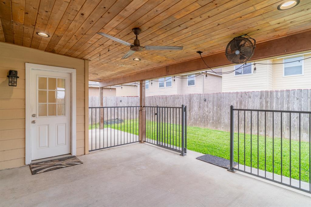 4704 High Creek Court, Alvin, Texas image 38