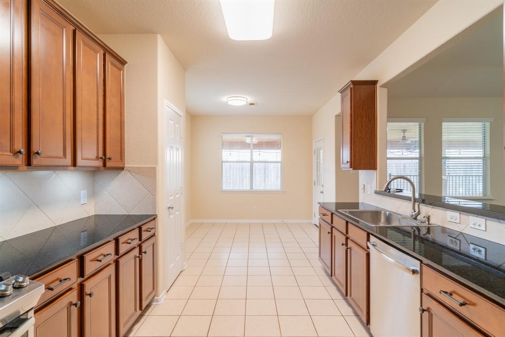 4704 High Creek Court, Alvin, Texas image 18