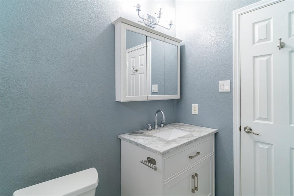 4704 High Creek Court, Alvin, Texas image 33