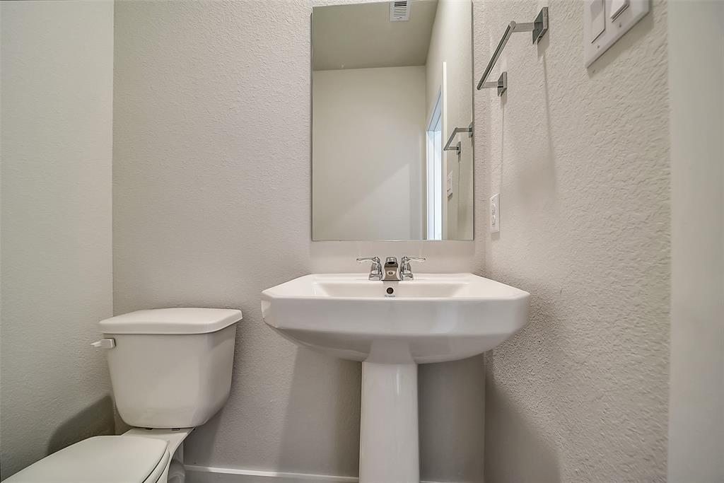 1014 Wildflower Way Drive, Beasley, Texas image 20