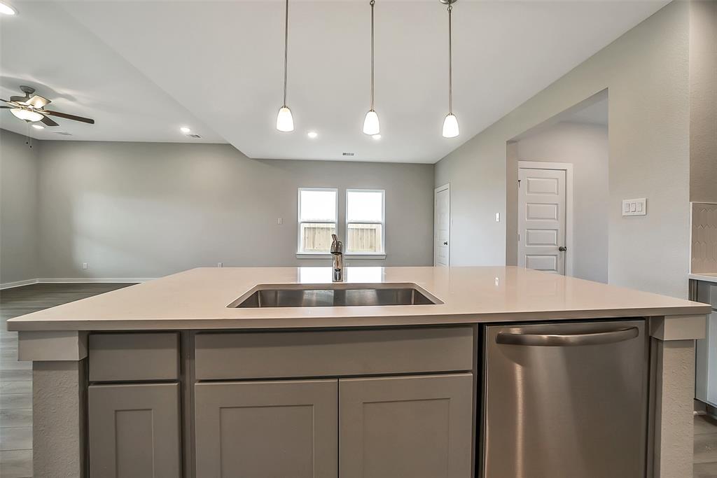 1014 Wildflower Way Drive, Beasley, Texas image 11