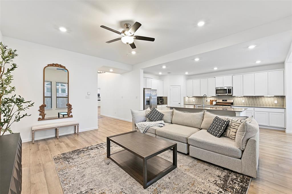 805 Westwood Drive, League City, Texas image 6