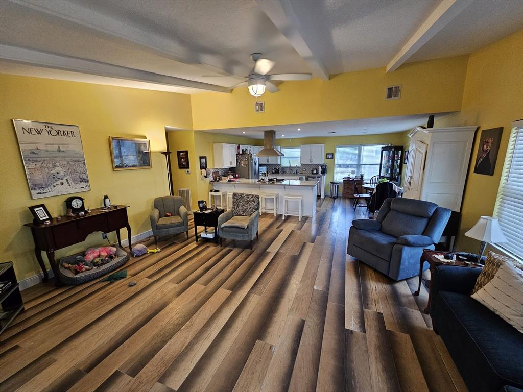 2 S Sandpiper Street, La Marque, Texas image 6