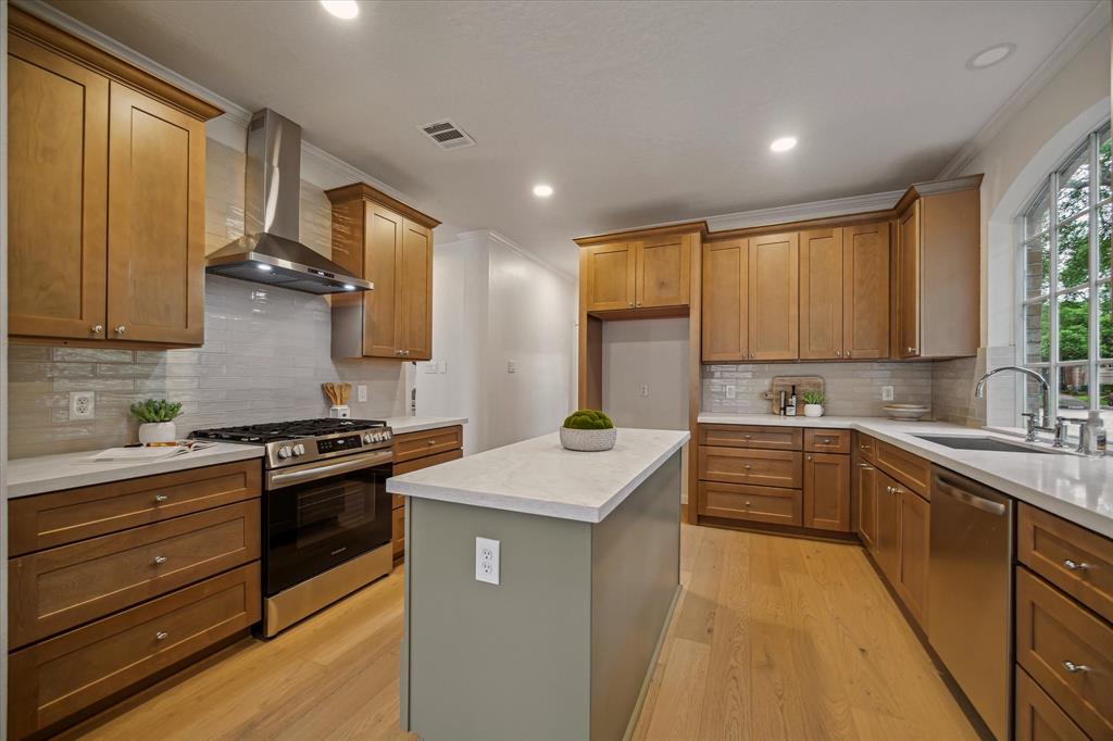 19507 Laurel Park Lane, Houston, Texas image 10