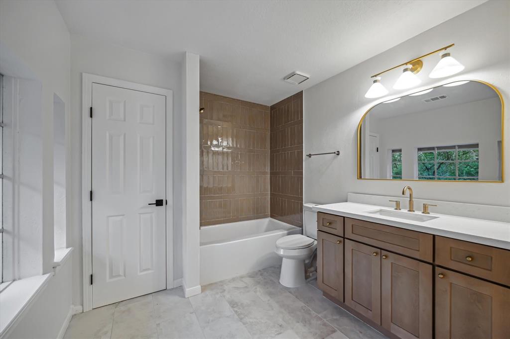 19507 Laurel Park Lane, Houston, Texas image 24