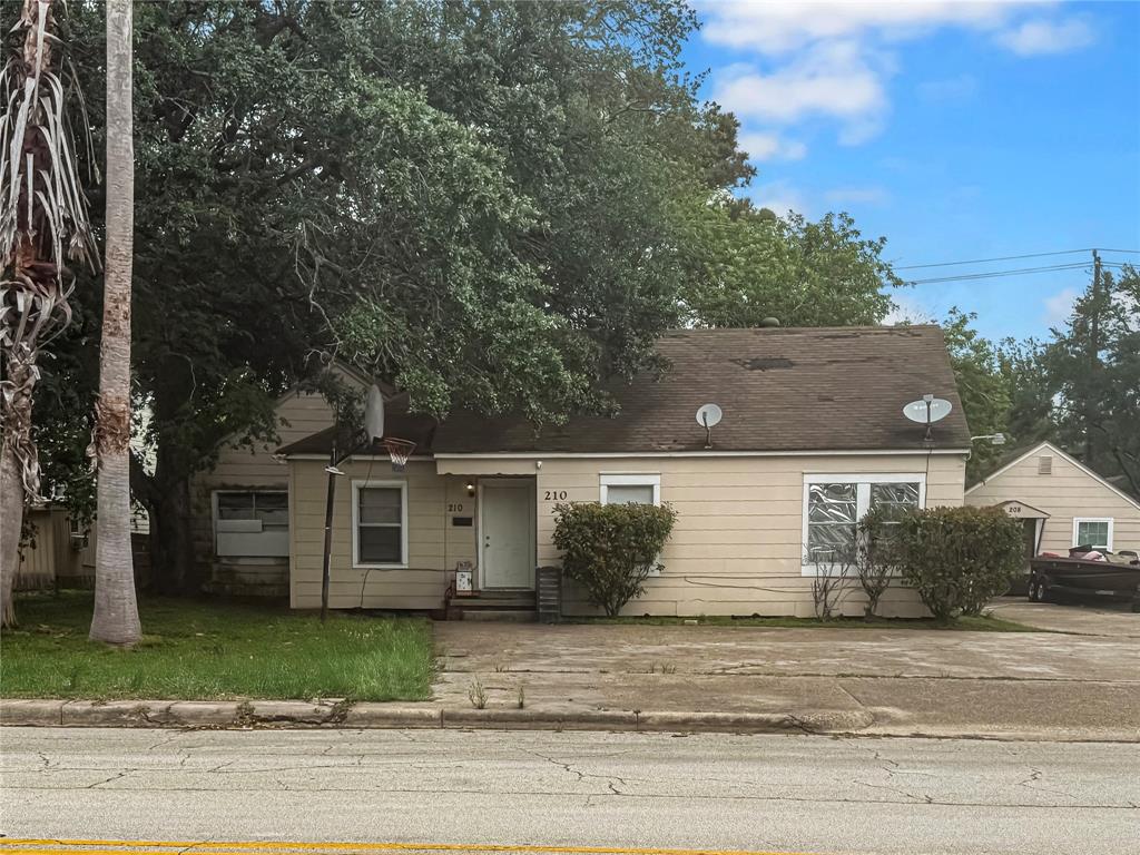210 Park Street, Baytown, Texas image 1
