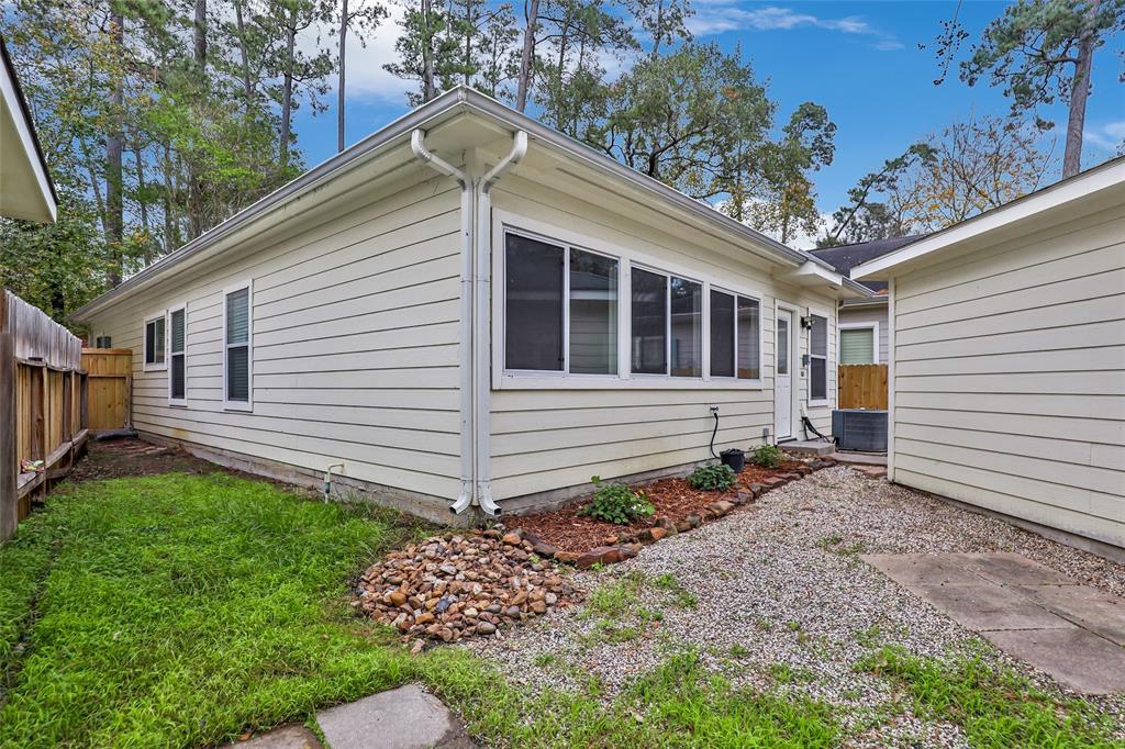 26893 Manor Crest Court, Kingwood, Texas image 29