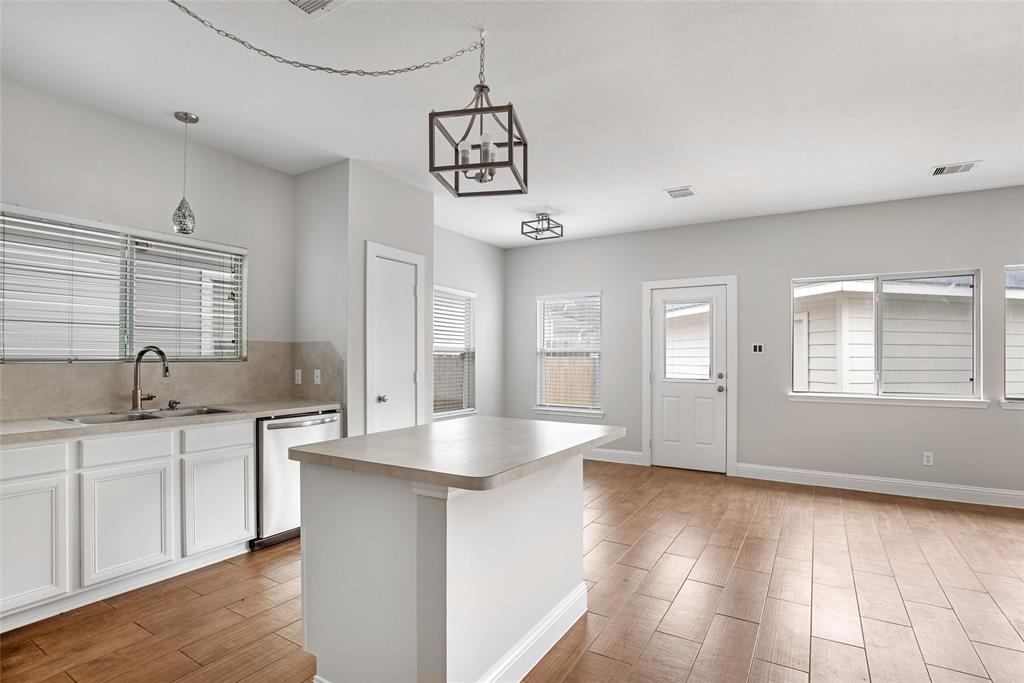 26893 Manor Crest Court, Kingwood, Texas image 12
