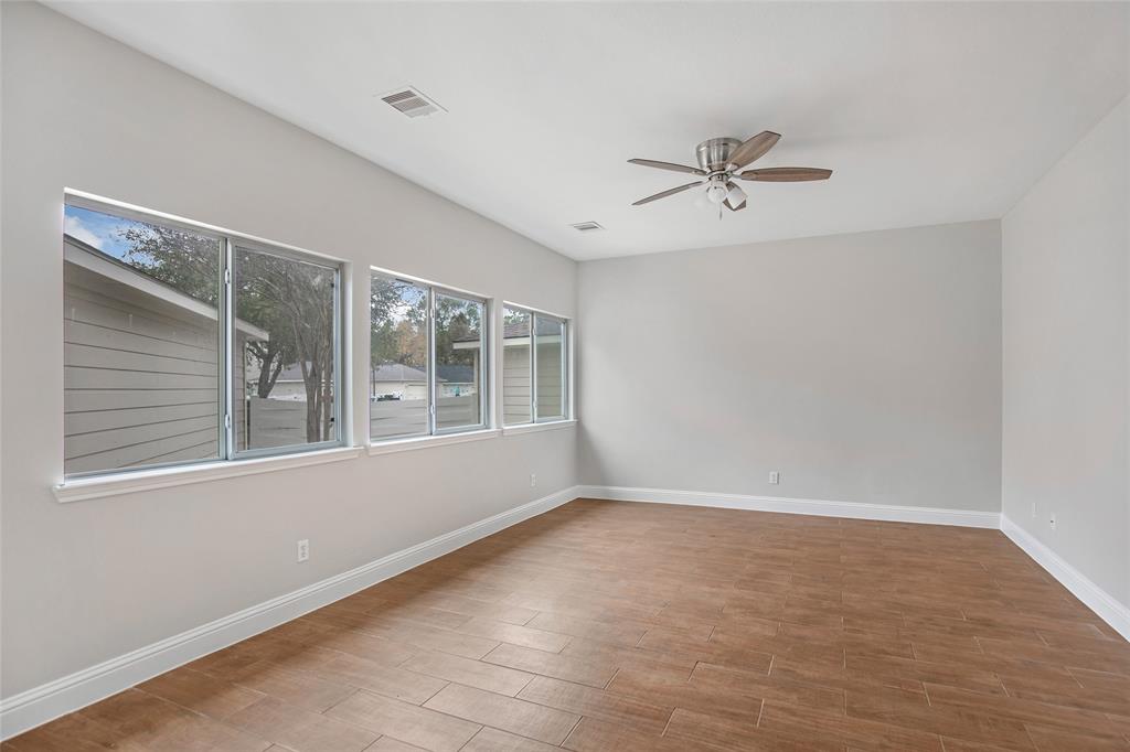 26893 Manor Crest Court, Kingwood, Texas image 18