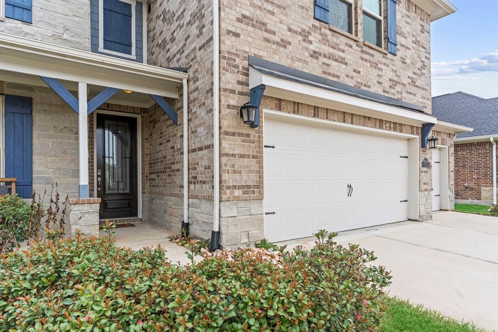 8302 Flagman Trail