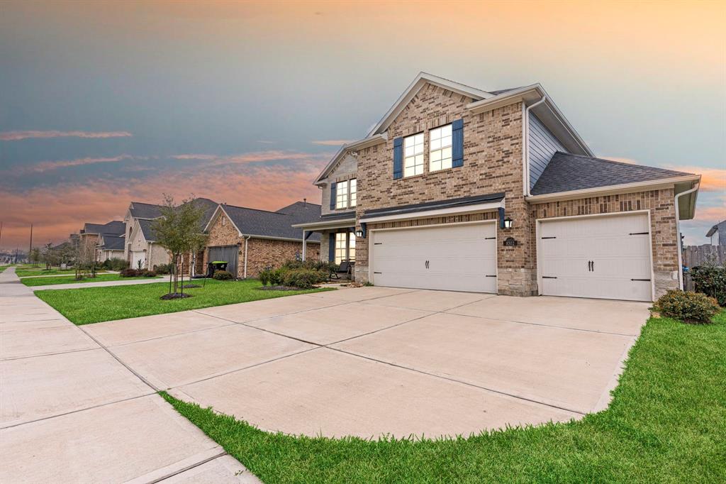 8302 Flagman Trail