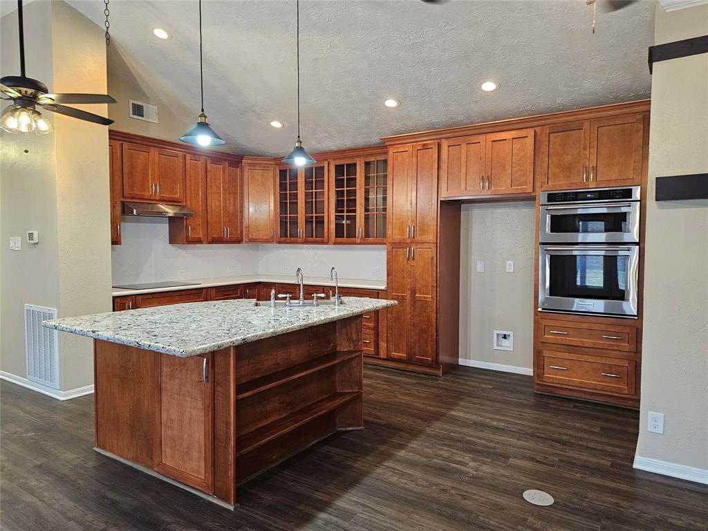 16610 Saturn Lane, Houston, Texas image 4